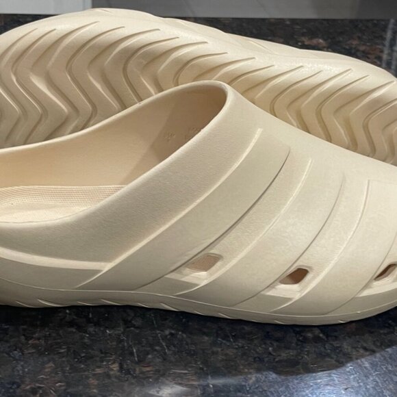 ADIDAS ADICANE CLOGS SLIDES CONFORT TAN COLOR  AESTHETIC SZ 9 MEN WOMAN Sz 10 - Picture 2 of 16